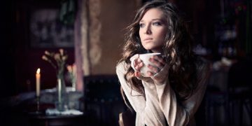 24 წლის გავთხოვდი. მთელი 3 წელი გვიყვარდა ერთმანეთი და ხშირად მიყვებოდა თუ როგორ ატარებდა დროს სხვა ქალებთან ერთად.. ეჭვიანობით ვკვდებოდი, მაგრამ ქორწინების პირველივე ღამეს მივხვდი თუ რა იყო სამართლე..