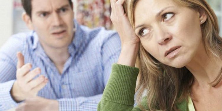 „ჩემი ქმარი იმდენად ძუნწია, რომ სურსათის ყიდვის დროსაც კი ქვითრის მიტანას მთხოვს.. არადა სანამ სამსახურს დავკარგავდი მთლიანად ჩემს კმაყოფაზე იყო.. არვიცი როგორ მოვიქცე..“