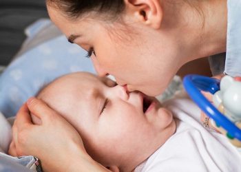 „გოგონა ხელოვნური სუნთქვის აპარატიდან უნდა გაეთიშათ.. დედის მაცოცხლებელი კოცნა..“ – ამ ამბავს ემოციების გარეშე ვერავინ წაიკითხავს