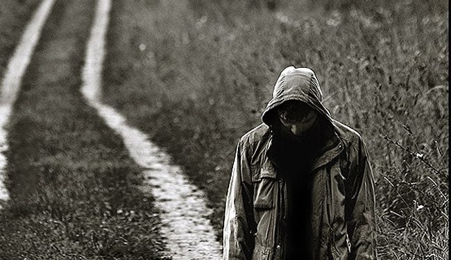 ქუჩაში ერთი ღარიბი ბიჭი მიდიოდა და ფიქრობდა, ნეტამ ბევრი ფული მაპოვნინაო.. ამ ფიქრებში იყო, როდესაც მოულოდნელი რამ მოხდა.. ანუ ამბავი იმაზე, თუ როგორ ცვლის ფული ჩვენს ცნობიერებას