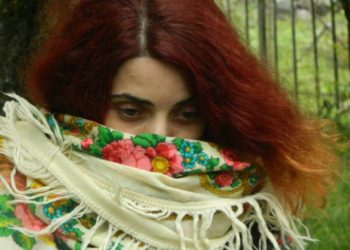 „ბავშვობაში რომ გეკითხათ ჩემთვის, რა გინდა გამოხვიდე რომ გაიზრდებიო, ლამაზი მინდა გამოვიდეო, ვეტყოდი.. ერთხელ ქუჩაში მივდიოდი და ვიღაც ბიჭებმა მომაძახეს, რას გავხარ შე უბედუროო!.. თუმცა შემდეგ წარმოუდგენელი რამ მოხდა..“