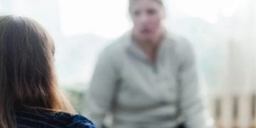 დედამ შვილი სამშობიაროშივე მიატოვა.. მეორე დღეს მის წასაყვანად ახალგაზრდა ბებია მივიდა, თუმცა ბავშვის დანახვისთანავე ადგილზე გაქვავდა..