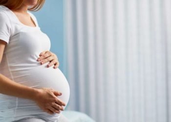 „არ ვიცი როგორ, მაგრამ დედა მიხვდა, რომ ფეხმძიმედ ვიყავი.. მიყვიროდა, სახლში აღარ დაგინახოო.. უ ახლავე არ მოიშორებ, ჩემმა თვალებმა აღარასოდეს დაგინახოსო“ – გოგონას მძიმე ისტორია, რომელიც მე-8 კლასში დაორსულდა