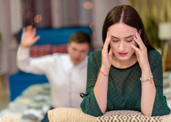 ცოლი ადრეულ ასაკში, სიყვარულით მოვიყვანე. შვილებიც გვყავს.. არასდროს მიღალატია ცოლისთვის, მაგრამ სრულიად მოულოდნელად ასაკით პატარა გოგო შემიყვარდა და ვიტანჯები.. არვიცი როგორ უნდა მოვიქცე..