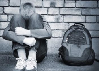 „მოსწავლეს მშობლებმა ტორტი არ გაუნაწილეს, დედაშენს ფული არ დაუდია და არ გეკუთვნისო.. ბავშვმა ტორტი არ ჭამა, სახლში ატირებული მივიდა” – მძიმე ფაქტი სკოლაში