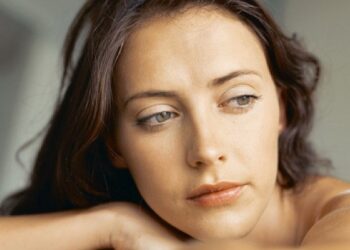 ბანკეტის დღეს ცოლად მამაჩემის მძღოლს გავყევი.. დედაჩემი წლები ვერ ინელებდა ამბავს, რომ მისი მდიდარი გოგო ღარიბ მძღოლს გაჰყვა ცოლად, თუმცა ჩემი და მაინც ყველაზე დიდი პრობლემა აღმოჩნდა..