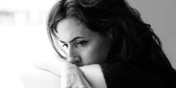 ჩემზე სამი წლით უფროსი რძალი დედას მეძახის.. უკვე ცხოვრება აღარ მინდა..