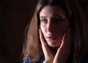 „ვიფიქრე მაინც უსიყვარულოდ ვთხოვდები და ცოლად ფულიანს მაინც გავყვები, იქნებ ფუფუნებამ გამაბედნიეროს-მეთქი. სულ რაღაც 2 წელიწადში მივხვდი, რომ დიდი შეცდომა დავუშვი.. ერთხელაც ალბათ ის მოხდა რაც ასეთ დროს ხდება ხოლმე და ვიქეცი ქმრის მოღალატედ..“ – 25 წლის მაკოს აღსარება