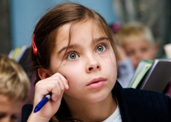 მოსწავლის მიერ შესრულებული წარმოუდგენელი საშინაო დავალება, რომელიც შოკში მყოფმა მასწავლებელმა, წაკითხვისთანავე მთელ ქვეყანას გააგებინა..