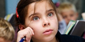 მოსწავლის მიერ შესრულებული წარმოუდგენელი საშინაო დავალება, რომელიც შოკში მყოფმა მასწავლებელმა, წაკითხვისთანავე მთელ ქვეყანას გააგებინა..