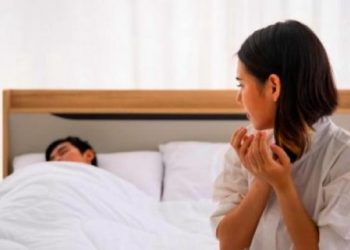 „ქმარს დაქალის შეყვარებულთან ვუღალატე.. ჩემს თავში საშინელება ხდება. აღარ ვიცი, როდემდე ვიცხოვრებ დაქალისა და ქმრის მოღალატეტ, ისე თითქოს არაფერი მომხდარა..“ – ახალგაზრდა ქალის წერილი