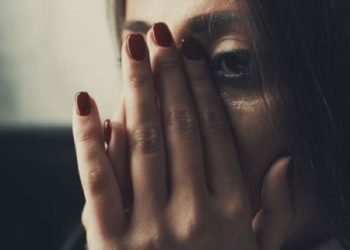 საბოლოოდ დედის კაპრიზმა და მისმა საქციელმა ოჯახი დამინგრია..