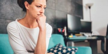 „რძალი ჩემს შვილზე 18 წლით უფროსია.. ჩემთან თავის შვილებით გადმოვიდა.. ცოტაც და გავგიჟდები..“