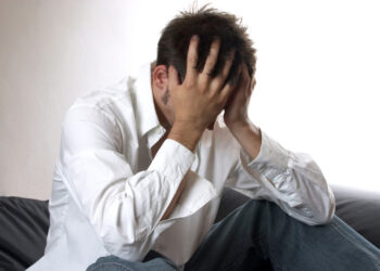 დედა ადრე გარდამეცვალა. ცოლის მოყვანას ვაპირებდი, როცა მამაჩემმა მითხრა: მთლად მარტო რომ არ დავრჩე, წინააღმდეგი თუ არ ხარ გაგაცნობ ქალს რომლიც ცოლად მოყვანაც მინდაო.. მართლაც, ერთ დღეს ის ქალი სახლში მოიყვანა და როგორც კი დავინახე, ვიცანი და მთელი ჩემი ცხოვრება თავდაყირად დადგა..