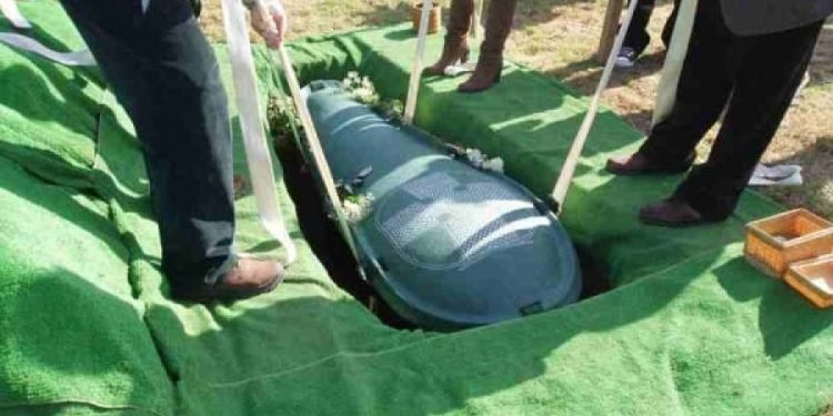 კაცმა ცოლს ანდერძად დაუბარა, რომ როდესაც ის გარდაიცვლებოდა მთელი მისი ფული საფლავში ჩაეყოლებინა… აი რა მოიფიქრა ამის მაგივრად ცოლმა ქმრის გარდაცვალების შემდეგ..