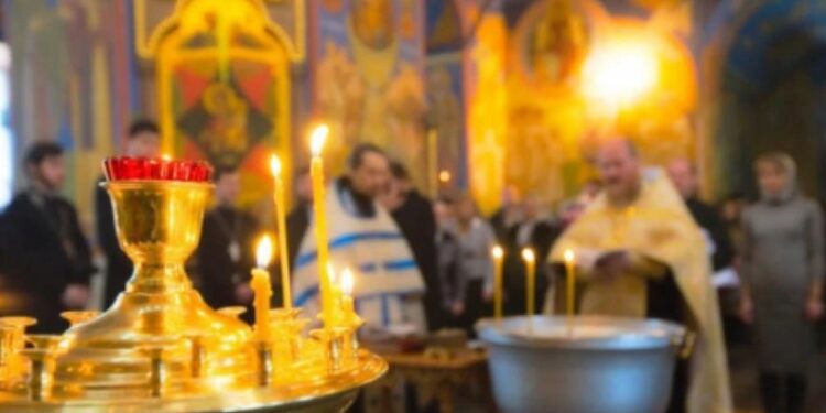 ვის არ შეუძლია ბავშვის მონათვლა? – ნახეთ, რას ამბობს მოძღვარი