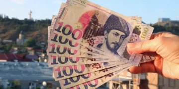 ვალუტის კურსი შეიცვალა – რამდენ ლარად შეიძენთ დოლარს და ევროს?