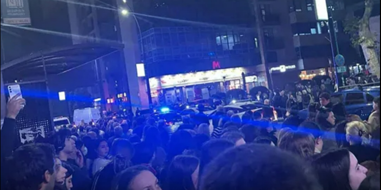 ,,ვაგონში დაჯდა თუ არა, მომენტალურად გალურჯდაო… შვილიც თან ახლდა” – მეტროში ტრაგედია დატრიალდა, რას ყვებიან თვითმხილველები?