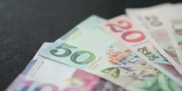 ვალუტის კურსი შეიცვალა! – რამდენ ლარად შეიძენთ დოლარს და ევროს?