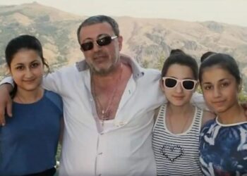 ,,სამივე შვილს აუპატიურებდა და სცემდა” – დებმა მამა ჩაქუჩით მოკლეს – შემზარავი საქმის ახალი დეტალები