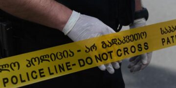 16 წლის ბიჭს სანადირო თოფი გაუვარდა და შემთხვევით, არასრულწლოვანი ბიძაშვილი დაჭრა – გოგოს დაზიანებები თავისა და გულმკერდის არეში აქვს