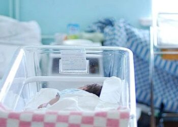 დედამ სამშობიაროში თავის 3 დღის ჩვილს შოკისმომგვრელი კადრები გადაუღო – ვიდეომ ერთ დღეში 48 მილიონზე მეტი ნახვა დააგროვა