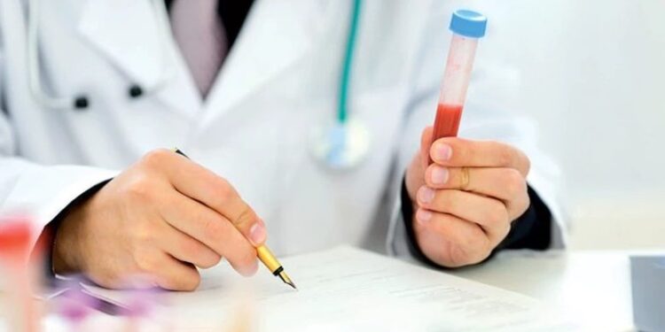 „თუ ეს სიმპტომი გაქვთ, სისხლის ანალიზი აიღეთ“ – ექიმი საზოგადოებას მიმართავს