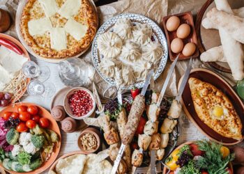 რას ნიშნავს, როდესაც სიზმარში გაშლილ სუფრას ხედავთ?