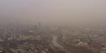 რამდენი ხანი არ იქნება თბილისში წვიმა და რა საფრთხეებს ქმნის უნალექობა, როდესაც ჰაერში მყარი ნაწილაკების რაოდენობა კვლავ მაღალი რჩება?