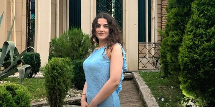 ,,გთხოვთ, მითხარით რომ ტყუილია, ვერ ვიჯერებ” – ახალგაზრდა ქალს ემშვიდობებიან