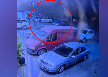 (VIDEO) ვრცელდება სათვალთვალო კამერის ჩანაწერი მარნეულიდან, რომელშიც ავარიის მომენტში დაფიქსირებული კადრებია ასახული – რა ჩანს ვიდეოში?