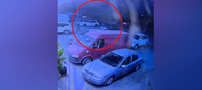 (VIDEO) ვრცელდება სათვალთვალო კამერის ჩანაწერი მარნეულიდან, რომელშიც ავარიის მომენტში დაფიქსირებული კადრებია ასახული – რა ჩანს ვიდეოში?