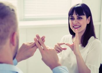 რატომ აჩვენებდა ქალი ქმარს ყრუ მუნჯად წლების განმავლობაში?