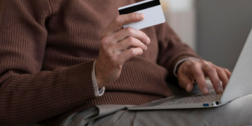 ,,ბარათები წლის ბოლომდე უნდა შეიცვალოს, წინაღმდეგ შემთხვევაში, თანხის გატანა შეიზღუდება” – ვის მოუწევს ახალი ბარათების აღება