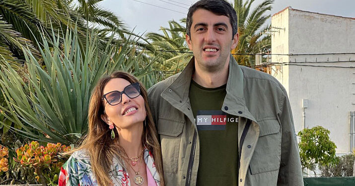 გი­ორ­გი შერ­მა­დი­ნის მე­უღ­ლე მიმართვას ავრცელებს – რას პასუხობს ანი ამაშუკელი მოქალაქეების კრიტიკა?