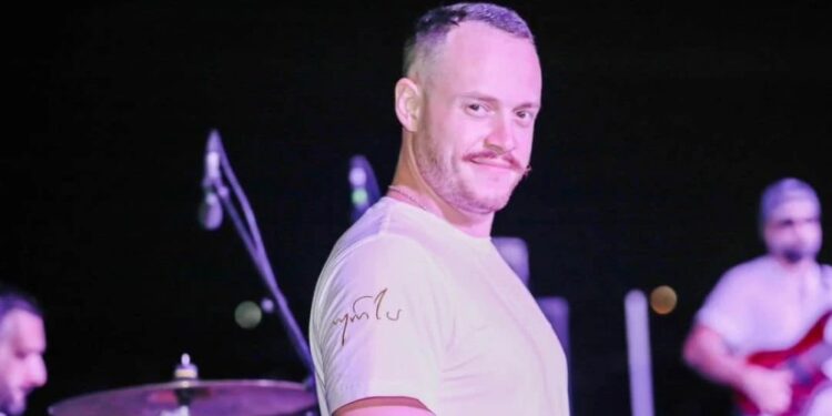 სკანდალის შემდეგ, მომღერალი გიორგი ძოწენიძე მიმართვას ავრცელებს