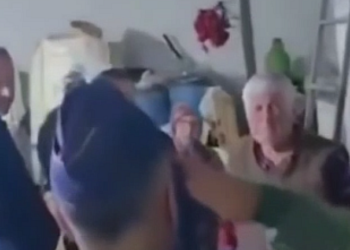 (VIDEO) უმძიმესი კადრები – საქართველოს ტერიტორიაზე ავიაკატასტროფისას დაღუპულ თურქ სამხედროებს ოჯახის წევრები გლოვობენ