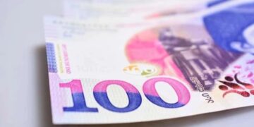 ვალუტის კურსი შეიცვალა! – რამდენ ლარად შეიძენთ დოლარს და ევროს?