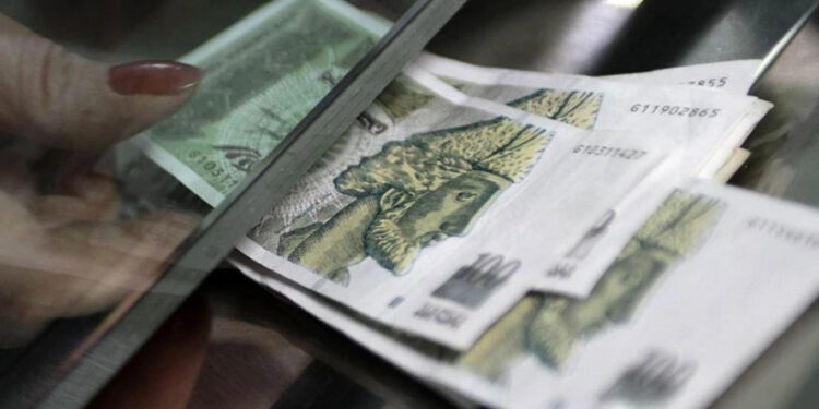 ვალუტის კურსი შეიცვალა! – რამდენ ლარად შეიძენთ დოლარს და ევროს?