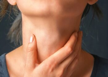 რა იწვევს ყლაპვის გაძნელებას და ყელში ბურთის გაჩხერვის შეგრძნებას? – ექიმების განმარტება