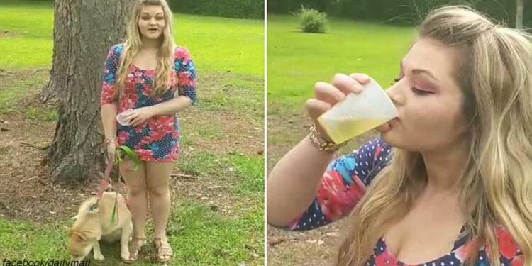 რატომ სვამს  გოგონა ძაღლის შარდს? – მიზეზი გაგაოცებთ