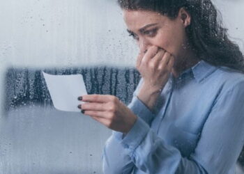 იმ ოჯახში სადაც ემიგრანტი დედაჩემი მუშაობდა სხვა ქართველი ქალი მივიდა და წარმოუდგენელი რამ გააკეთა.. ქართველებო, რა გჭირთ, რატომ იქეცით ასეთ ღორებად.. – ქართველი ემიგრანტის შვილის ემოციური წერილი