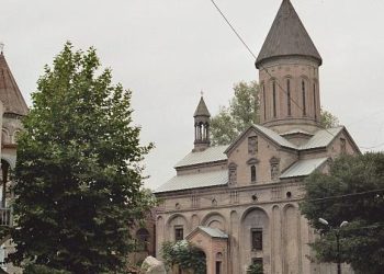 დიდი სკანდალი! მაღალი იერარქიის სასულიერო პირი ნარკოდანაშაულის ბრალდებით დააკავეს – სად მოხდა შემთხვევა?