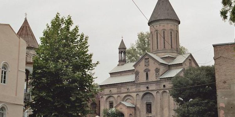 დიდი სკანდალი! მაღალი იერარქიის სასულიერო პირი ნარკოდანაშაულის ბრალდებით დააკავეს – სად მოხდა შემთხვევა?