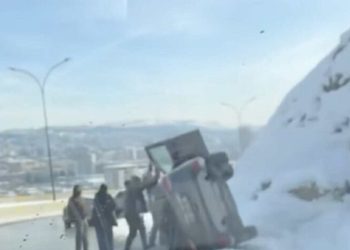 (ვიდეო) ავტოსაგზაო შემთხვევა თბილისში – რა კადრები ვრცელდება