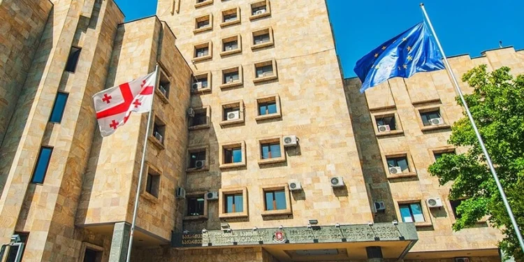 პროკურატურამ დააკავა პირი, რომელმაც დაზარალებულის Facebook-ის ანგარიშზე მოიპოვა უკანონო წვდომა, გადმოწერა და შეინახა მისი ინტიმური შინაარსის ფოტო და ვიდეომასალა და აშანტაჟებდა