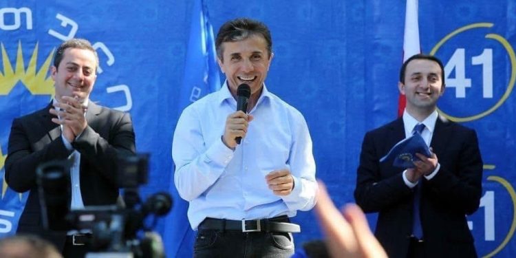 მთელი ღამე ვფიქრობდი, დამეწერა თუ არა სტატუსი” – რას წერს ირაკლი ღარიბაშვილის ცოლის ძმა ბიძინა ივანიშვილის შესახებ