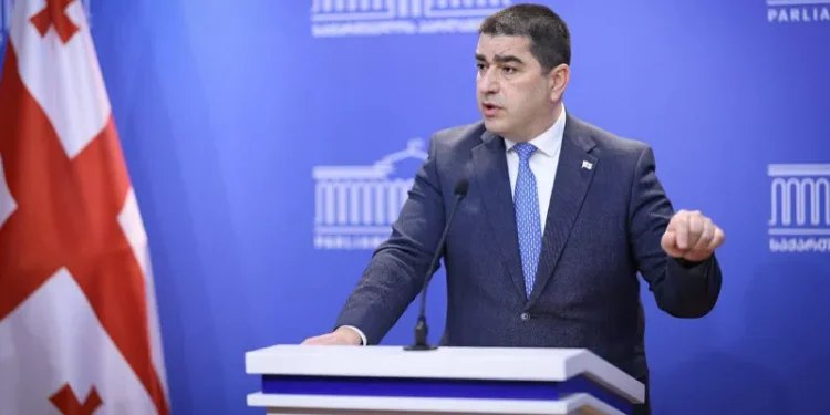 შალვა პაპუაშვილის განცხადებით, ყოველწლიურ ანგარიშს 4 მარტის პლენარულ სხდომაზე აღარ წარადგენს