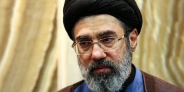 ირანის ახალ უზენაეს ლიდერად ალი ხამენეის შვილი, მოჯთაბა აირჩიეს