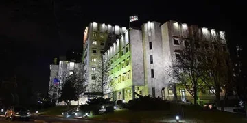 ნაფიც მსაჯულთა სასამართლომ განზრახ მკვლელობის და ცეცხლსასროლი იარაღის მართლსაწინააღმდეგო შეძენა, შენახვა, ტარების ფაქტზე ბრალდებული ერთხმად ცნო დამნაშავედ, მას 13 წლით თავისუფლების აღკვეთა განესაზღვრა